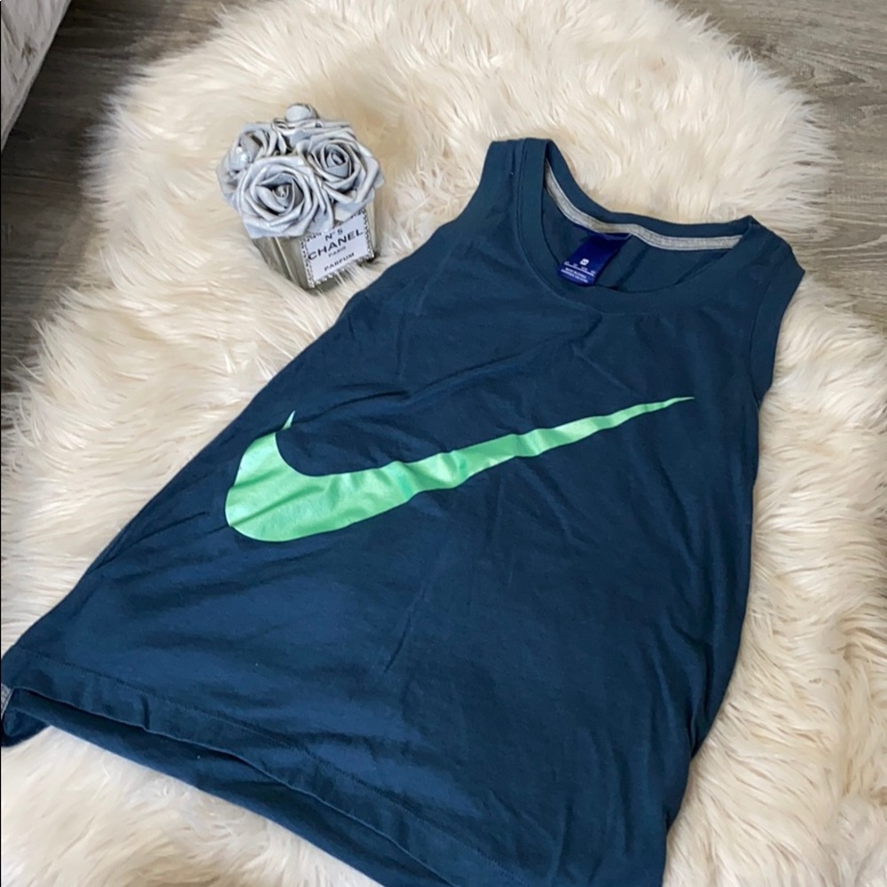 Nike workout tank